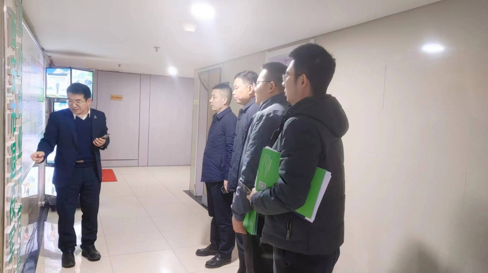 606e970b-e54a-4868-8d84-f8fccbe417c6.jpg 606e970b-e54a-4868-8d84-f8fccbe417c6.jpg