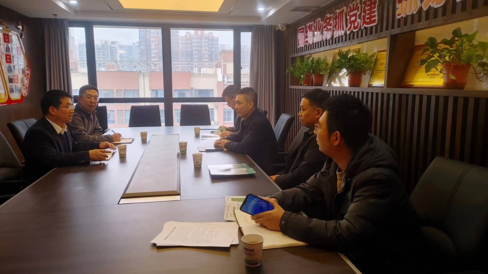 b2136651-9e94-40e9-aef8-35ba550e704e.jpg b2136651-9e94-40e9-aef8-35ba550e704e.jpg