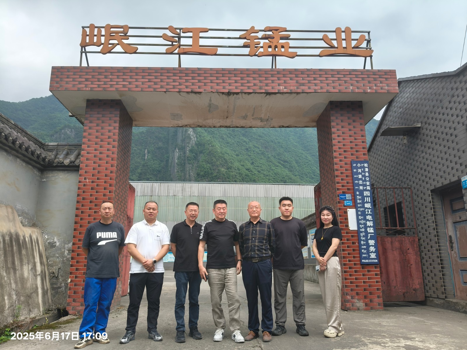 17db36b9-661d-4fc3-9194-78fbe03f44d5.jpg