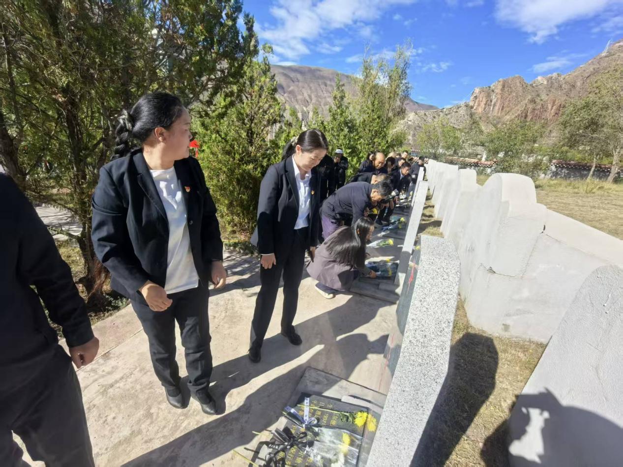 ed491c58-44b5-4fd7-bed1-ee6436d059fc.jpg ed491c58-44b5-4fd7-bed1-ee6436d059fc.jpg