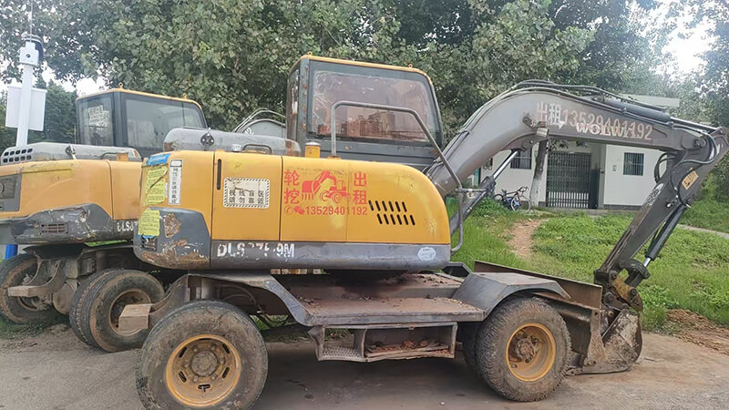 利安挖掘机购买_云南挖掘机公司_官渡区利安工程机械租赁部运营